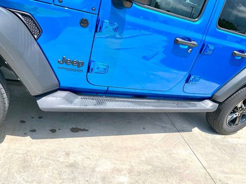 Used 2022 Jeep Wrangler Unlimited Sport AWD/4WD image 10