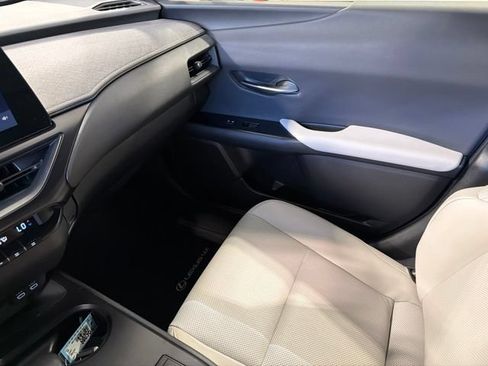 Used 2024 Lexus UX 250h FWD w/ Premium Package image 23