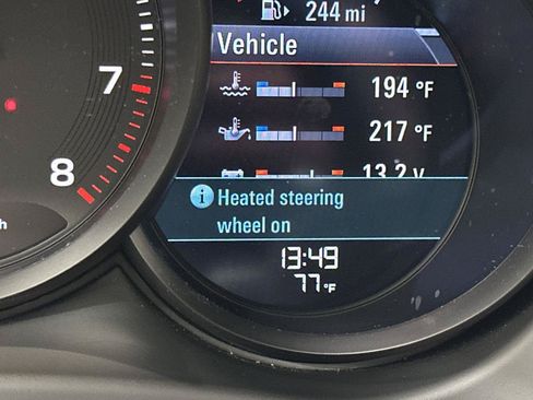 Certified 2023 Porsche Macan AWD/4WD image 23