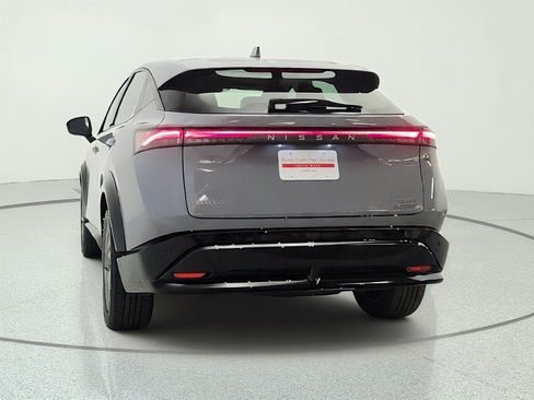 Used 2024 Nissan Ariya AWD image 6