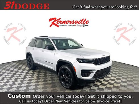 New 2025 Jeep Grand Cherokee Altitude image 1