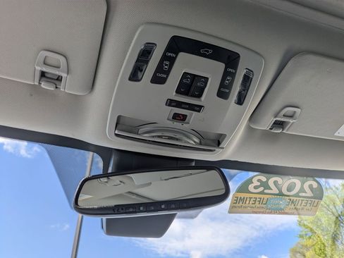 Used 2023 Toyota Sienna XLE AWD/4WD image 24