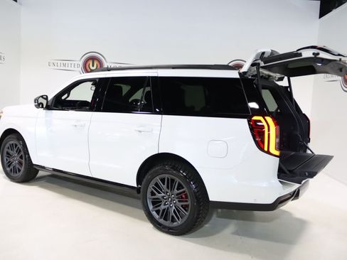 Used 2025 Ford Expedition Platinum w/ Stealth Performance Package AWD/4WD image 27