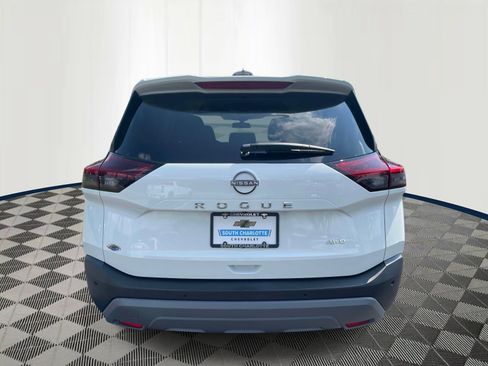 Used 2023 Nissan Rogue S AWD/4WD image 5