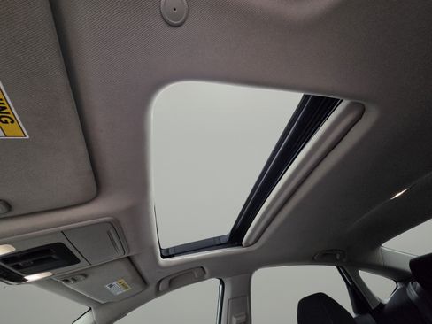 Used 2023 Honda Accord EX image 17