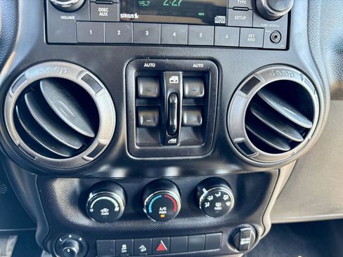 Used 2017 Jeep Wrangler Unlimited Sport w/ Quick Order Package 24S AWD/4WD image 25