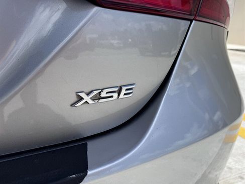 Used 2019 Toyota Camry XSE image 18