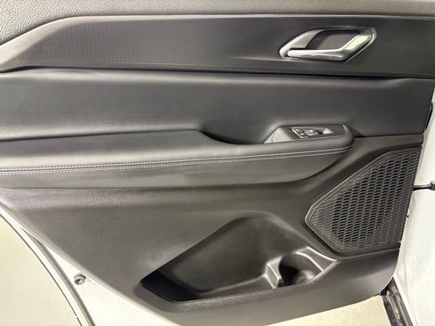 New 2025 Jeep Grand Cherokee L Altitude image 36