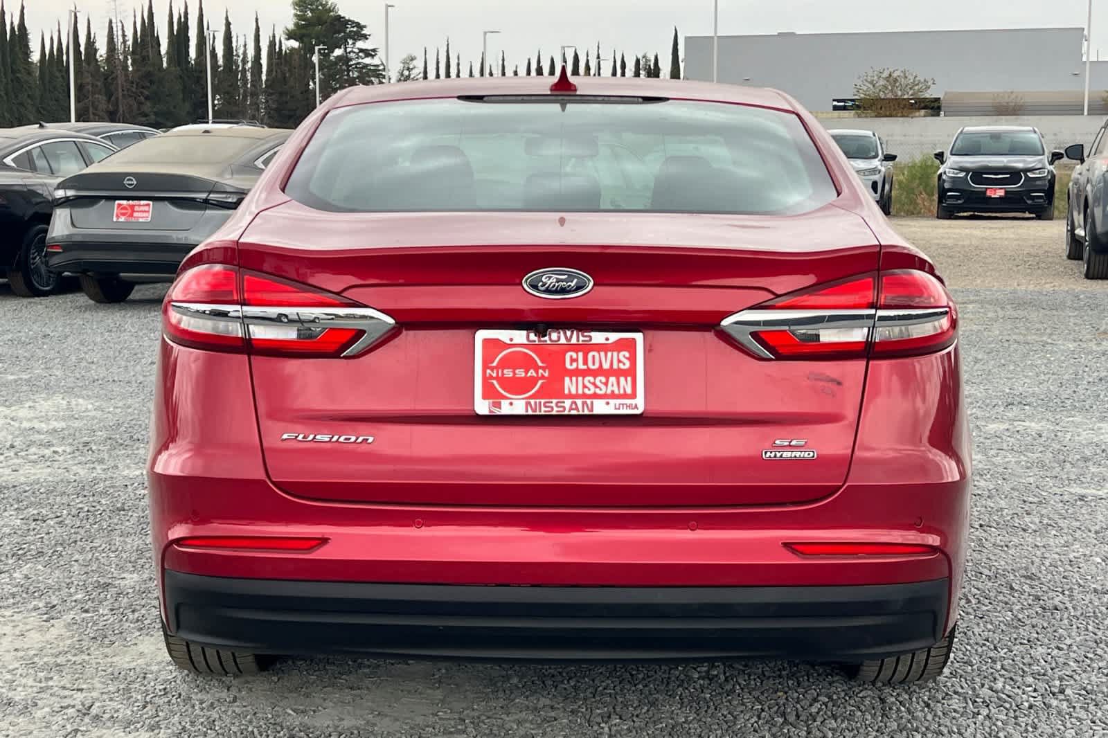 Used 2020 Ford Fusion SE FWD image 7