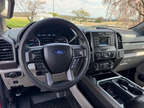 Used 2019 Ford F250 XLT w/ XLT Value Package image 13