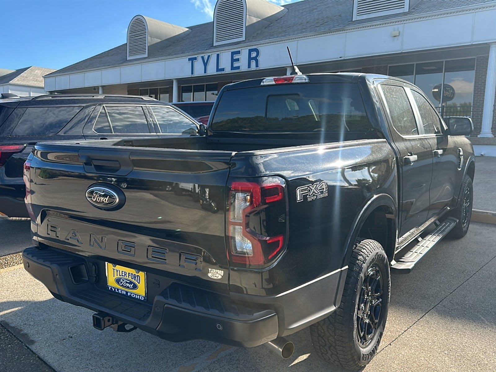 New 2026 Ford Ranger XLT w/ FX4 Off-Road Package AWD/4WD image 8