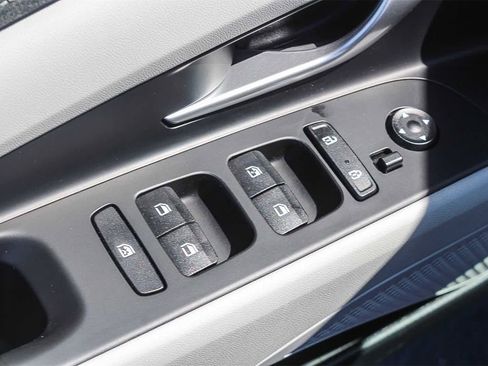 Certified 2023 Hyundai Elantra Limited image 27