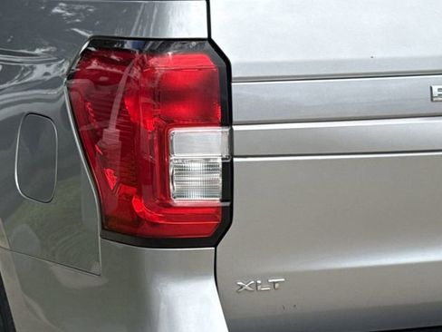 Used 2024 Ford Expedition XLT AWD/4WD image 6