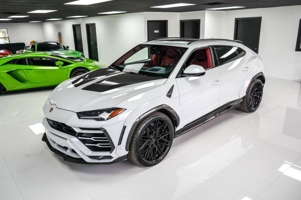 Used 2020 Lamborghini Urus AWD/4WD image 2