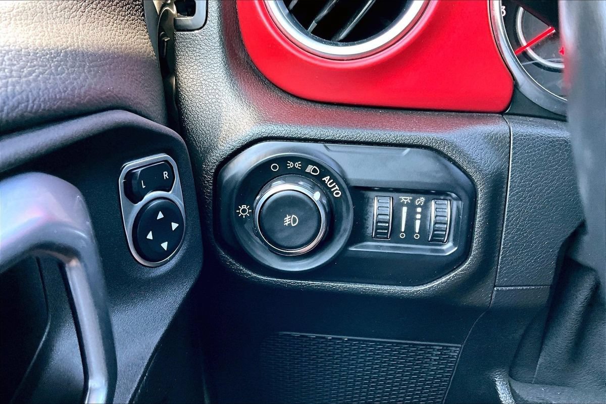 Used 2021 Jeep Wrangler Unlimited Rubicon AWD/4WD image 28