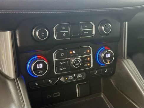 Used 2021 Chevrolet Tahoe LT image 18