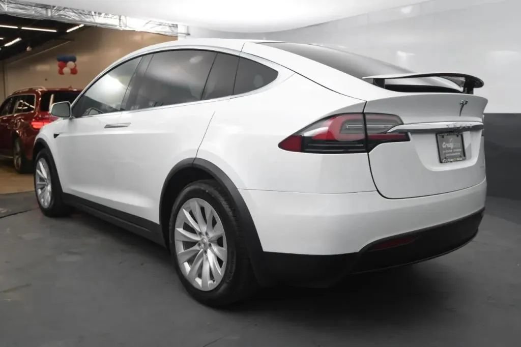 Used 2020 Tesla Model X Long Range AWD/4WD image 3