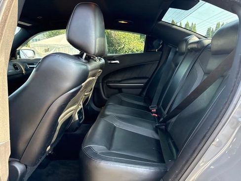 Used 2017 Dodge Charger SXT w/ Plus Group RWD image 12