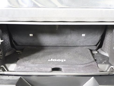 Used 2015 Jeep Wrangler Rubicon image 14