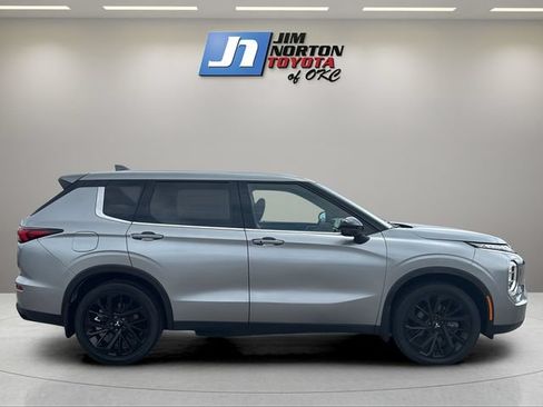 Used 2023 Mitsubishi Outlander SE AWD/4WD image 4