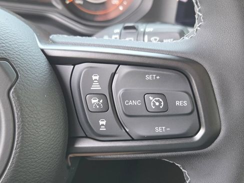 Used 2026 Jeep Wrangler Rubicon AWD/4WD image 37