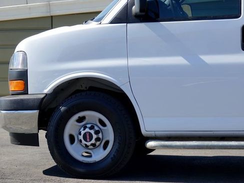 Used 2017 GMC Savana 2500 image 11