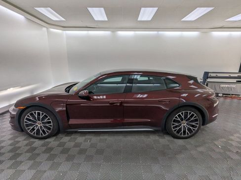 Certified 2022 Porsche Taycan 4 Cross Turismo image 2