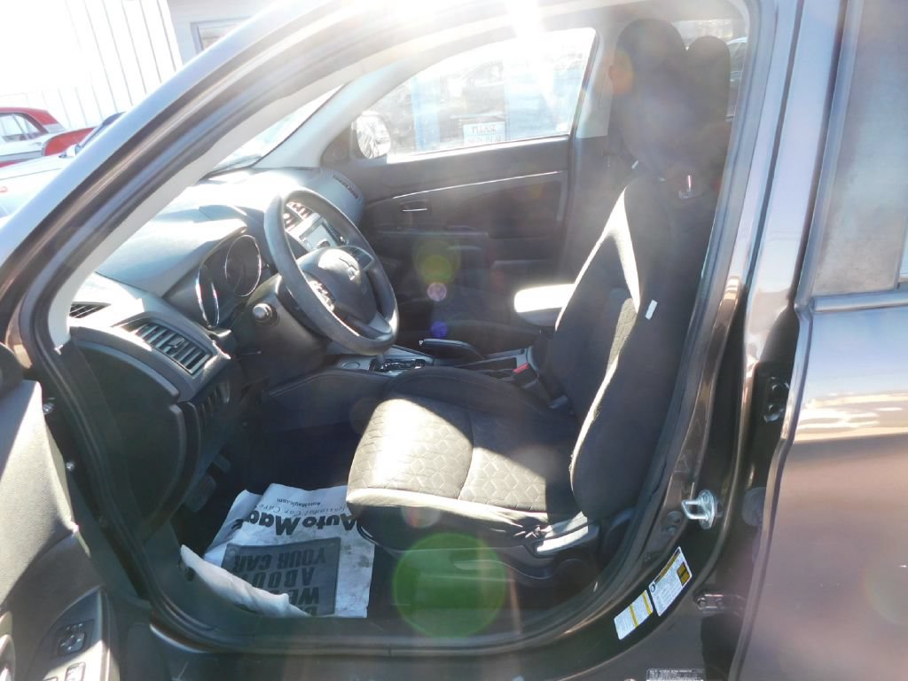 Used 2020 Mitsubishi Outlander Sport ES FWD image 18