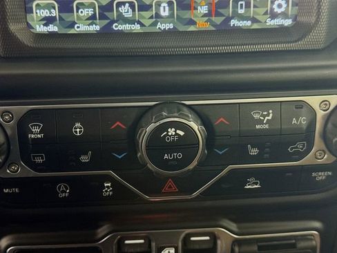 Used 2022 Jeep Gladiator Overland w/ Popular Equipment Package image 20