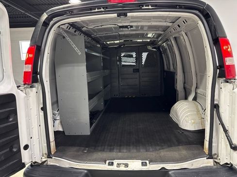 Used 2020 Chevrolet Express 2500 w/ Driver Convenience Package RWD image 23