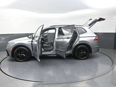 Used 2024 Volkswagen Tiguan SE R-Line FWD image 35