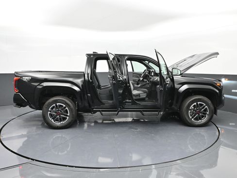 Certified 2025 Toyota Tacoma TRD Sport image 46