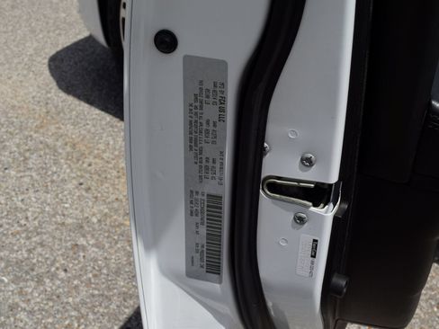Used 2019 Chrysler 300 Touring w/ Sport Appearance Package RWD image 26
