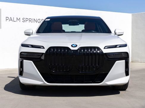 Used 2023 BMW 740i RWD image 4