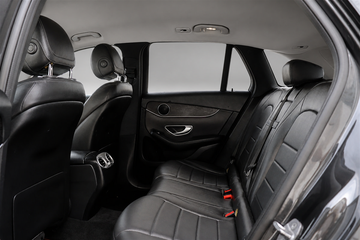 Used 2021 Mercedes-Benz GLC 300 w/ Premium Package image 17