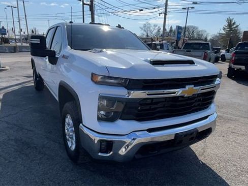 Used 2024 Chevrolet Silverado 3500 LT w/ Safety Package image 4