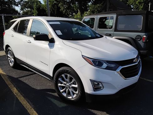 Used 2021 Chevrolet Equinox LS w/ LS Convenience Package FWD image 11