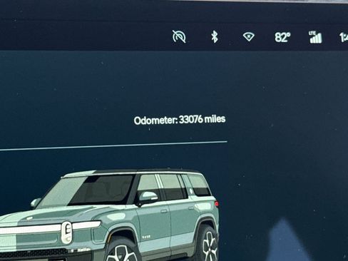Used 2024 Rivian R1S Adventure AWD/4WD image 25