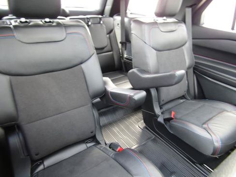 Used 2024 Ford Explorer ST w/ Equipment Group 401A AWD/4WD image 4