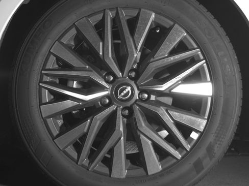 Used 2025 Nissan Altima 2.5 SV FWD image 12