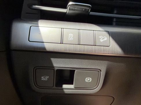 Used 2025 Hyundai Kona Limited FWD image 28
