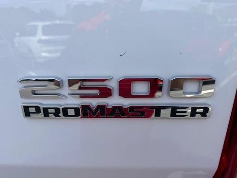 Used 2025 RAM ProMaster 2500 w/ Convenience Group FWD image 9