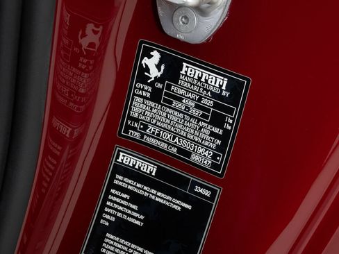 Used 2025 Ferrari 12Cilindri RWD image 29