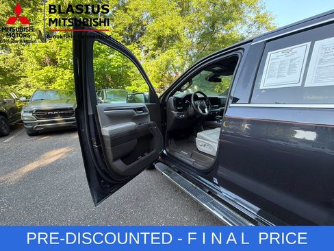 Used 2023 GMC Sierra 1500 SLT w/ SLT Premium Package AWD/4WD image 15