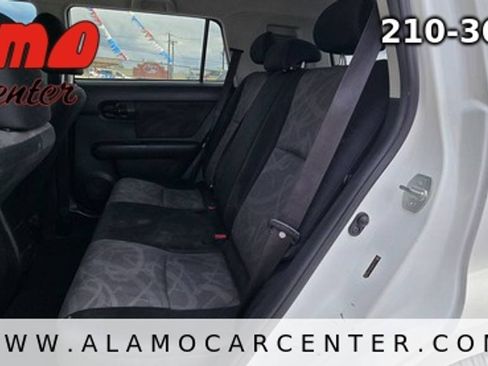 Used 2014 Scion xB FWD image 26