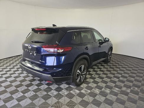 Used 2024 Nissan Rogue SL w/ SL Premium Package AWD/4WD image 5