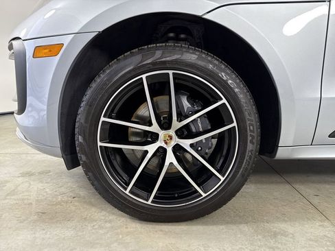 Certified 2024 Porsche Macan AWD/4WD image 13