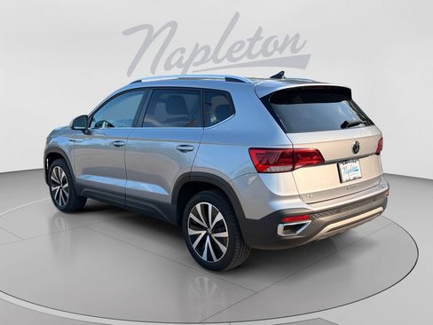 Used 2024 Volkswagen Taos SE FWD image 6