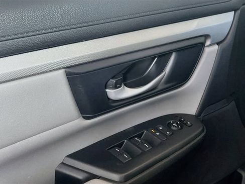 Used 2019 Honda CR-V LX image 12
