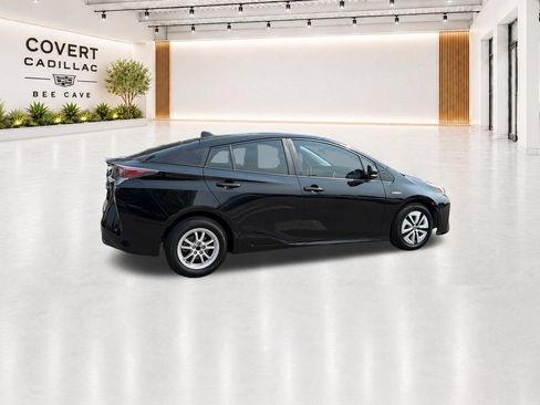 Used 2017 Toyota Prius Four FWD image 14